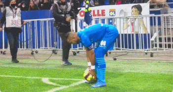 官方：中超入籍球员的薪酬限额可按照外援标准执行（官方明确：中超入籍球员薪酬限额可比照外援标准执行）