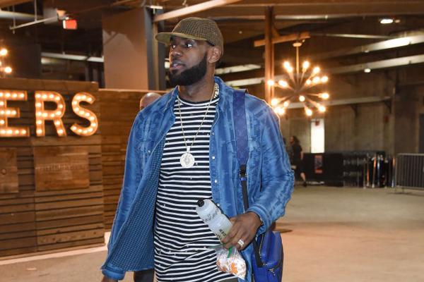 绝对统治力，梅西5场季后赛贡献6球5助率队晋级总决赛（梅西季后赛5战6球5助，统治级发挥率队闯入总决赛）