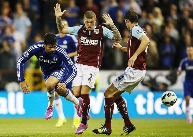 罗马3-1客胜克雷莫内塞登顶意甲，苏莱、埃文-弗格森、利马破门（罗马客场3-1力克克雷莫内塞登顶意甲，苏莱、埃文-弗格森与利马相继破门）