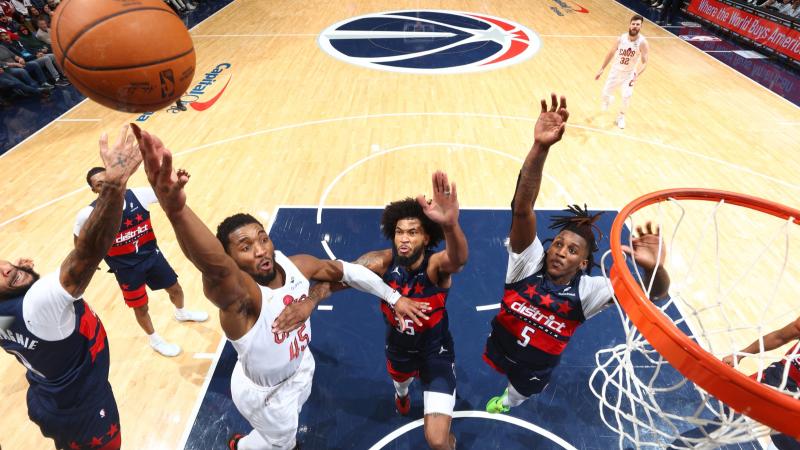 法尔克：很高兴球队能与红牛集团合作，有问题会与克洛普交谈（法尔克：欣见球队携手红牛集团，如有问题将与克洛普沟通）