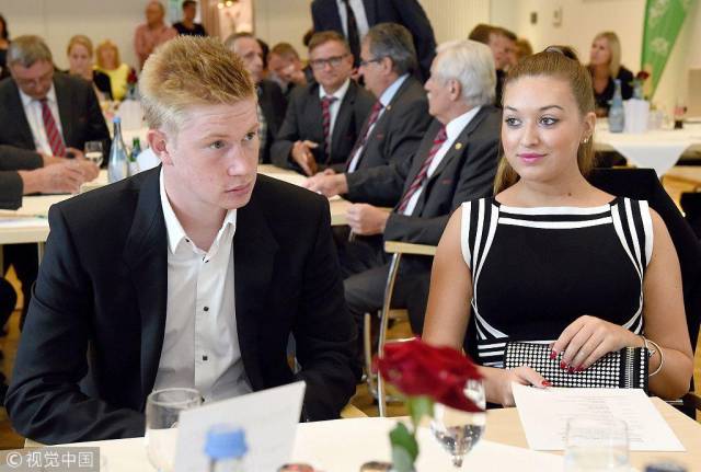 好人好事，河南球迷在苏州火车站救助突发疾病的大妈（苏州火车站突发疾病 大妈获河南球迷及时救助）